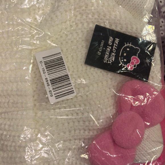 (SOLD ON HOLD DO NOT BUY) HELLO KITTY FOREVER 21 BEANIE HAT NEW SEALED - Picture 2 of 5